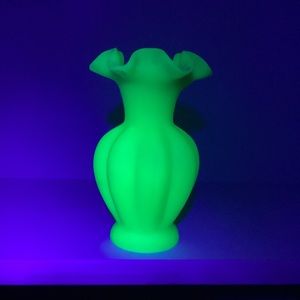 Vintage Fenton Green Custard Glass Melon Vase Ruffled Rim Vaseline Glass